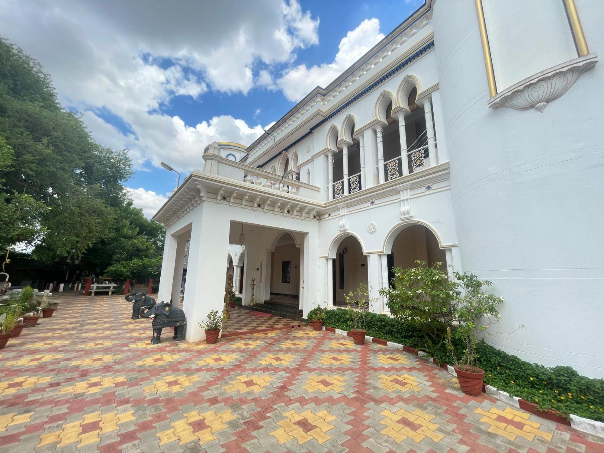 Chola Heritage Resort Карайкуди Экстерьер фото