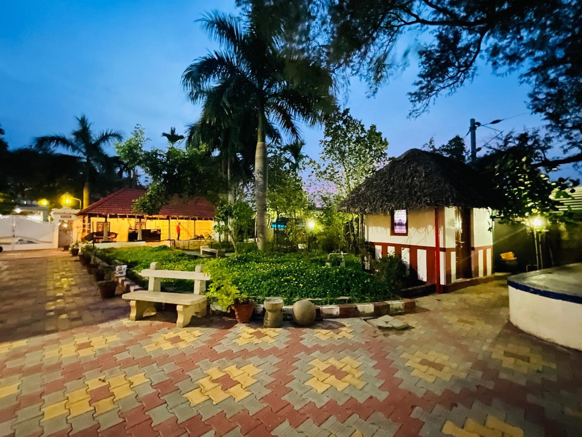 Chola Heritage Resort Карайкуди Экстерьер фото