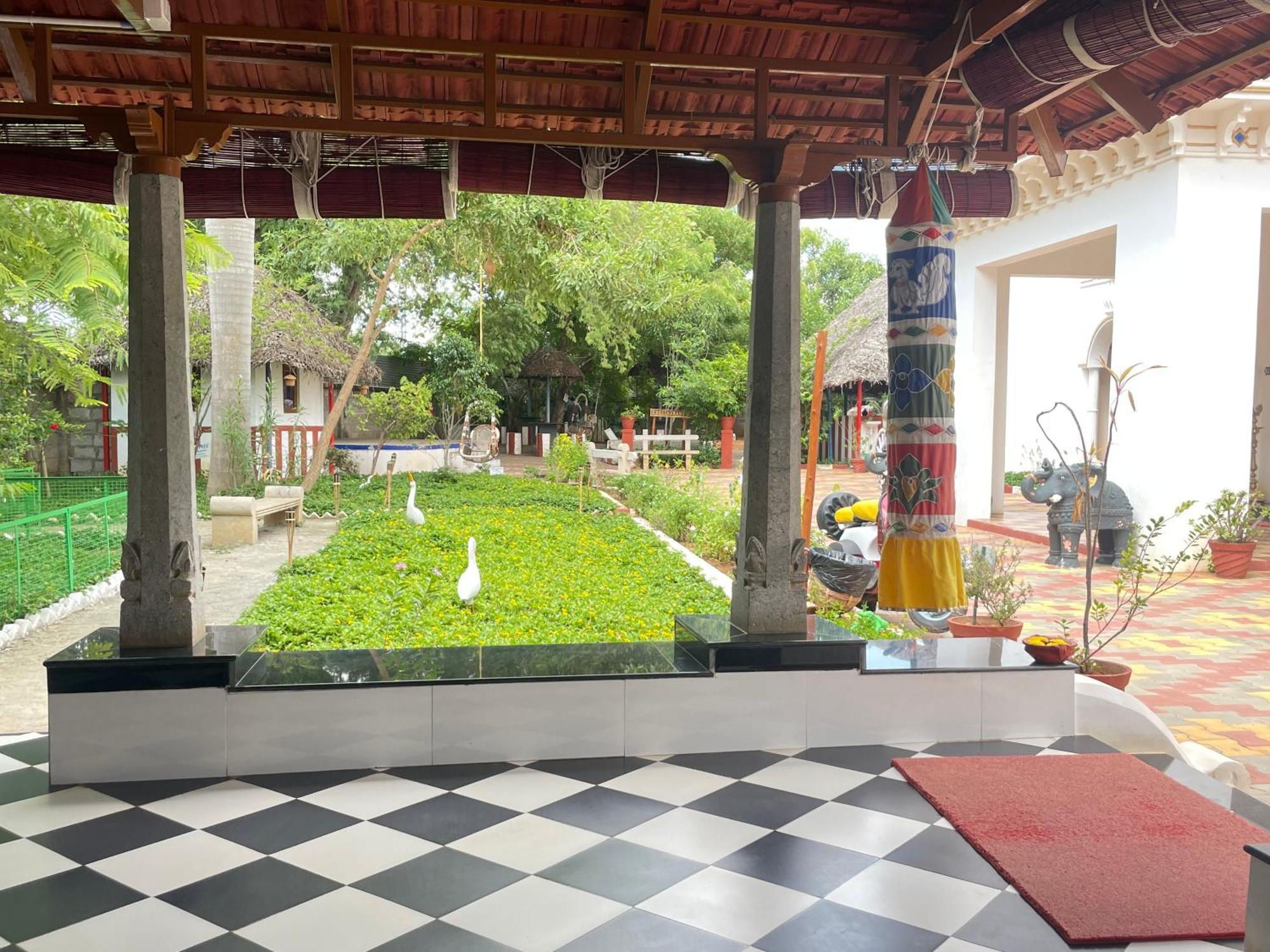 Chola Heritage Resort Карайкуди Экстерьер фото