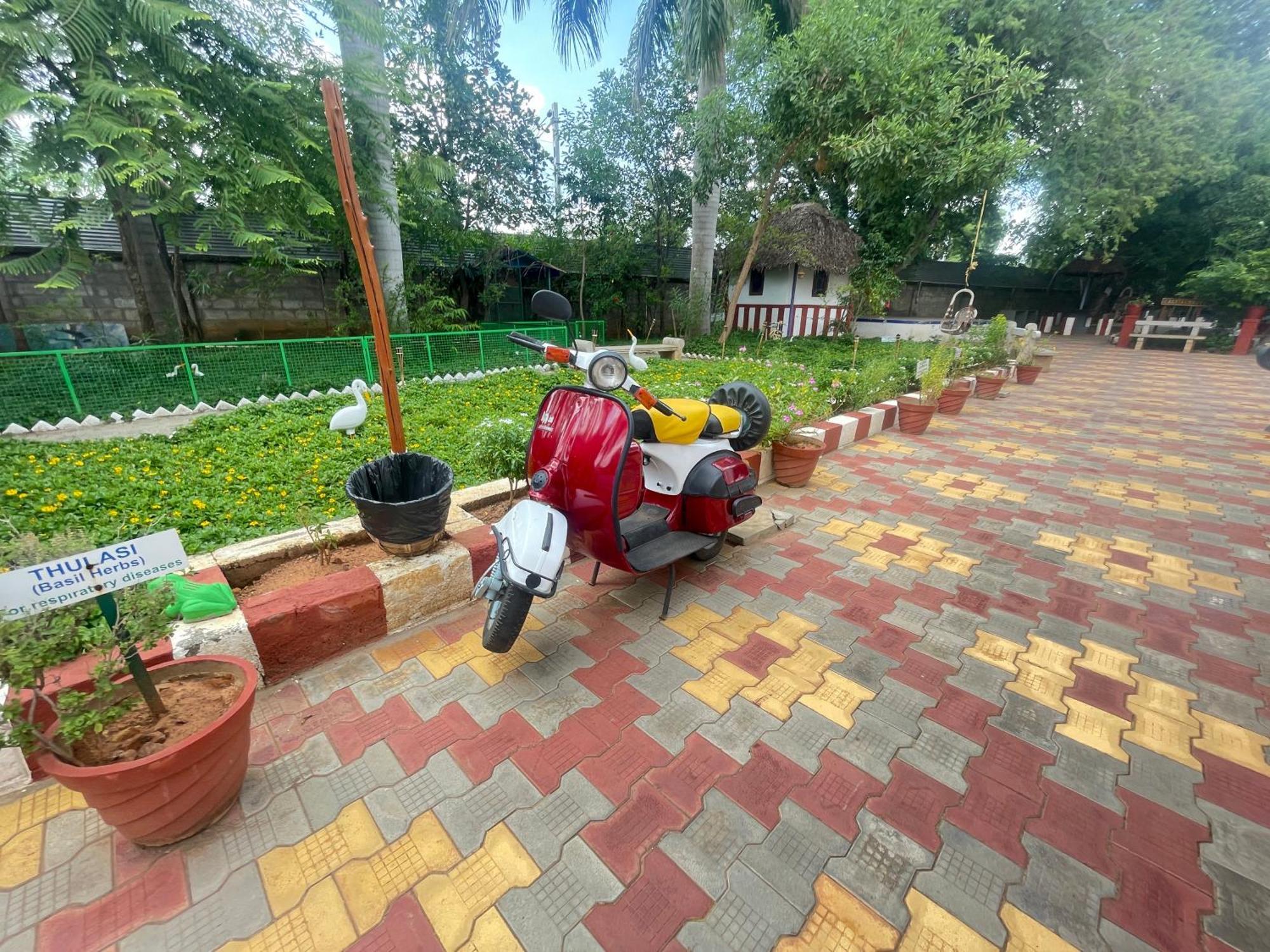 Chola Heritage Resort Карайкуди Экстерьер фото